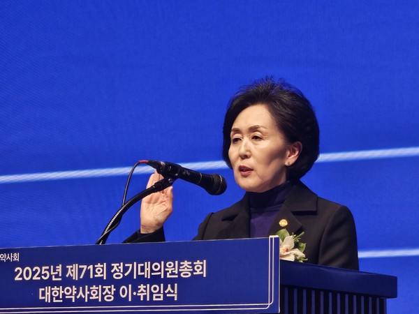 ▲ 권영희 회장은 취임 선서 이후 회원을 위해 죽을 각오로 회무하겠다는 포부를 밝혔다.