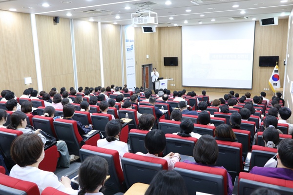 ▲ 순천향대천안병원이 11일 교직원을 대상으로 새 병원 운영계획 설명회를 열었다.