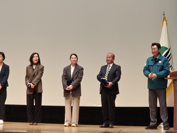 ▲ 이진희 교수가 원주시장 표창을 수상했다.