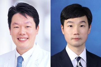 ▲ 정근화 교수(왼쪽)와 이응준 공공임상교수.