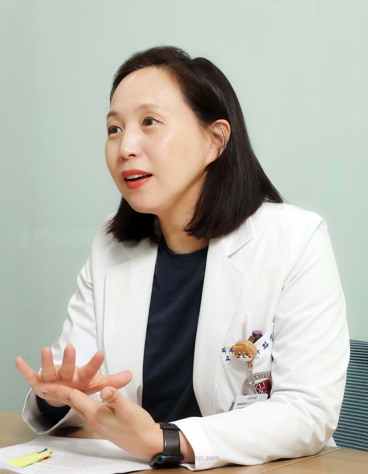 ▲ 유화정 교수는 “산정특례가 적용되면서 환자들의 경제적 부담이 줄었고, 치료 효과를 충분히 확인할 수 있는 시간이 확보됐다”면서 “다시 말해 기존 치료에 반응하지 않는 환자들에게 트렘피어라는 새로운 치료 옵션이 생겼고, 더 효과적인 치료로 전환할 수 있는 선택지가 넓어진 것이 가장 큰 변화”라고 강조했다.