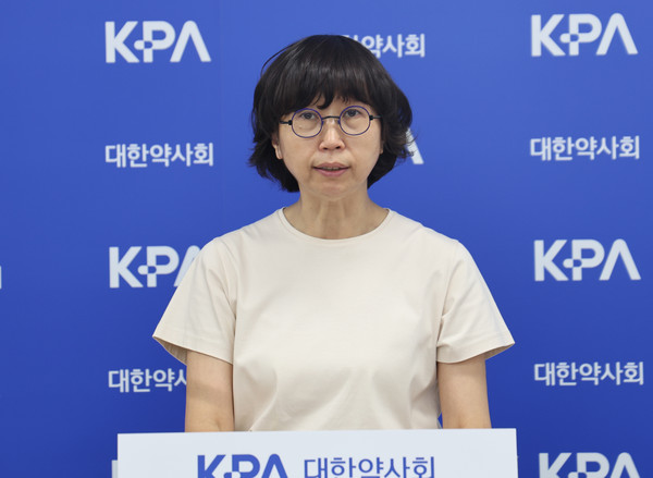 ▲ 노수진 이사는 팍스로비드 반품과 관련해 문제가 있다고 밝혔다.