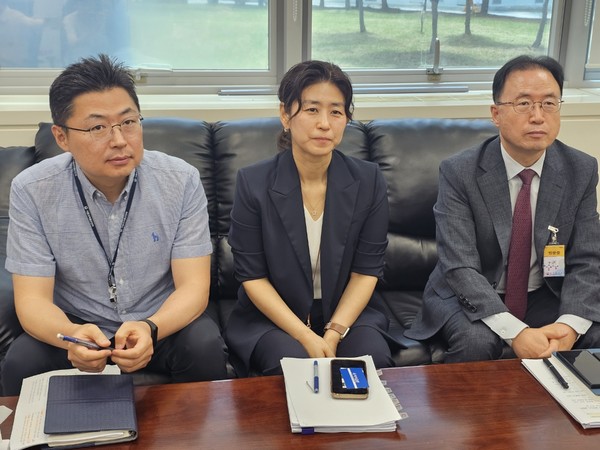 ▲ 김정연 과장은 무균제제 GMP 강화 관련 제약사의 연구 진행 상황을 설명했다.