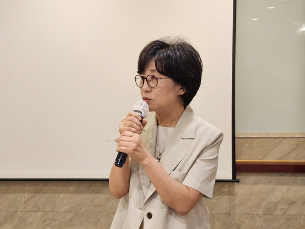 ▲ 강동구약사회 신민경 회장은 분회장협의회장을 이사로 임명해야 한다는 내용의 건의문을 작성한 이유를 설명했다.