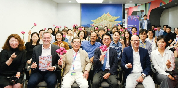 ▲ 한국머크 헬스케어는 자사의 국소 진행성 또는 전이성 요로상피세포암 치료제 ‘바벤시오(성분명: 아벨루맙)’의 건강보험 급여 적용 2주년을 앞두고, 1일, 환자를 향한 선제적인 치료(Patient-directed treatment)의 가치를 되새기는 ‘As One for Patients’ 사내 토크 콘서트를 개최했다고 밝혔다.