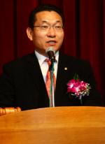 김정곤 회장은 김필건 차기 집행부의 건승을 기원했다.