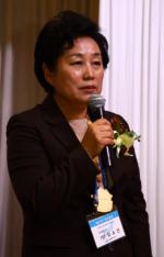 김소선 신임 회장이 당선 인사를 하고 있다.
