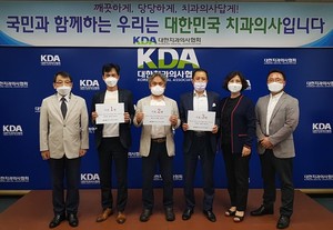 ▲ (왼쪽부터) 김종훈 선관위원장, 장영준 후보 선거사무소 김소현 사무장, 장은식 후보 선거사무소 강철흔 사무장, 박태근 후보 선거사무소 강정훈 사무장, 최영림 선관위 부위원장, 조영준 선관위원.