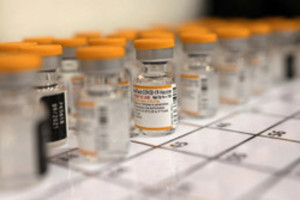 미국 CDC는 최근 FDA 승인에 따라 12~17세 청소년을 대상으로 화이자 백신 부스터샷 접종을 권고했다. (사진=로이터)