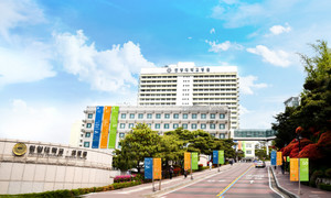 ▲서울 한양대병원이 전자처방전 도입을 준비하고 있는 것으로 알려져 인근 약국가에 긴장감이 감돌고 있다..
