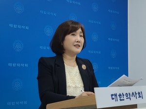 ▲ 대한약사회 최미영 부회장은 약사회와 약교협의 간담회에서 약대생 처우 개선 방안을 논의했다고 밝혔다.