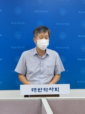 ▲ 대한약사회 박상용 홍보이사는 수해를 입은 회원들의 피해 보전을 위해 최선을 다할 것이라고 밝혔다.