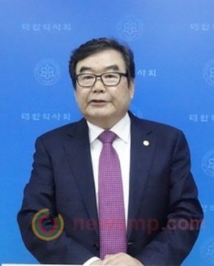 ▲ 김현태 원장은 사직서 제출 후 제기된 최광훈 회장과의 불화설에 대해서는 사실이 아니라고 부인했다.