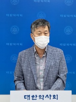 ▲ 박상용 이사는 대한약사회가 공공심야약국 본사업 추진을 위해 다방면으로 최선의 노력을 다하겠다고 밝혔다.