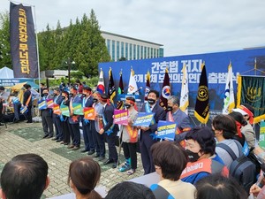 ▲ 직역간 첨예한 갈등을 야기하고 있는 ‘간호법’으로 인해 2년 넘게 활동해오고 있는 ‘보건의료단체협의회’가 분열됐다. 보건의료노조가 간호법에 대해 지지 선언을 한 것에 대해 간무협 등 5개 단체가 협의회 활동 중단을 선언한데 이어, 치협도 이 같은 행보에 동참했다.