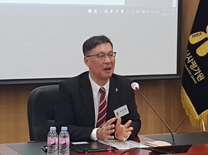 ▲ 지난해 8월 취임한 건강보험심사평가원 심사평가연구소 이진용 소장이 남은 임기동안 심사평가연구소가 우리나라 보건의료정책을 이끌 수 있도록 발판을 마련하겠다고 선언했다.