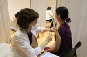 ▲ 정부가 동절기 추가접종 집중 기간 운영을 시작했지만, 일선 약국과 환자들의 관심은 떨어지는 것으로 나타나고 있다.