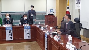 지난 3년간 지속된 코로나19와 아산병원 간호사 사망 사건으로 관심이 높아지고 있는 필수의료와 관련, 가장 중요한 필수의료영역인 ‘중환자의료체계’를 위한 다양한 지원이 필요하다는 의견이 제기됐다.
