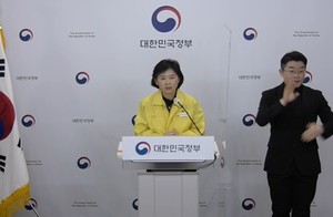 중앙방역대책본부 지영미 본부장(질병관리청장)은 코로나19 정례브리핑에서 ‘실내 마스크 착용 의무 조정 추진방안’을 발표했다.