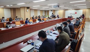 ▲ 국민건강보험공단 이상일 급여상임이사는 7일 전문기자협의회와의 간담회에서 비급여 보고제도 및 특사경 제도 추진 현황을 설명했다.