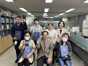 성남시약사회는 25일, 성남시약사회관에서 장학증서를 전달했다.
