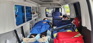 ▲ 곽지연 회장은 3일 열린 ‘간호법ㆍ면허취소법 강행처리 더불어민주당 퇴출을 위한 400만 보건복지의료연대 규탄대회’에서 국민에게 드리는 호소문을 낭독한 뒤, 심각한 탈수 증상을 보이다 결국 긴급 후송됐다.