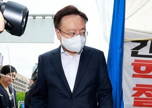 지난달 30일 곽지연 회장 단식장을 방문할 당시의 조규홍 장관.