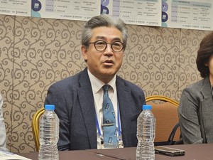 ▲ 김정태 회장은 전문약사 제도 시행 원년을 맞이한 기대감을 전했다.