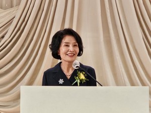 숙대 약대 개국동문회 서미영 회장은 개회사를 통해 재정적으로 안정된 단체를 만들겠다는 포부를 밝혔다.