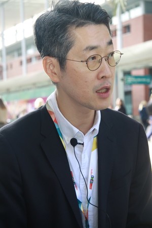 최근 정부가 R&D 예산을 대폭 삭감하겠다고 발표한 가운데, 김 교수는 LAZARUS 연구처럼 연구자 주도 임상의 결과가 결국 환자들의 혜택으로 이어진다면서 연구자 주도 임상을 활성화 해야 한다고 강조했다.