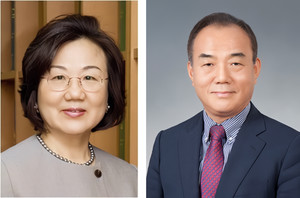 ▲ 서울대 약학대학 김영중 명예교수(왼쪽) 전남대 약학대학 이용복 교수.