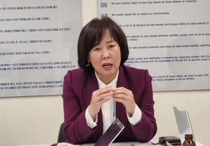 김필여 마퇴본부 이사장이 오늘(25일), 식약처에 자진 사퇴 의사를 전달했다.