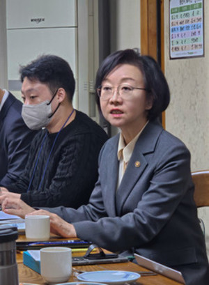 오유경 처장은 마약류 처방 시스템 및 재활ㆍ예방 교육을 강화하겠다고 밝혔다.