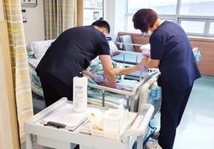 ▲ 정부가 간호ㆍ간병 통합서비스를 대폭 확대한다고 발표하자, 간호계에서 환영의 뜻을 표명했다. 