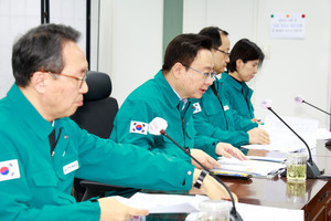 복지부는 16일 전체 수련병원에 집단 연가사용 불허 및 필수의료 유지명령을 발령했다.