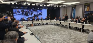 대한의사협회 의대 정원 증원 저지 비상대책위원회는 17일 첫 회의를 열고, 투쟁 선언문을 발표했다.
