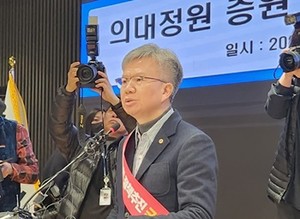 ▲ 김택우 위원장.