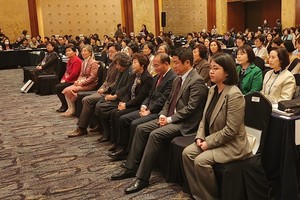 ▲ 간협 정기총회에 참석한 국회의원들은 간호법 제정에 공감하고, 이를 위해 노력하겠다고 약속했다.