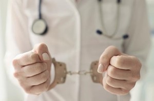 정부가 발표한 ‘의료사고처리특례법’을 두고 의협 비대위는 ‘실효성이 없다’고 일축했다.