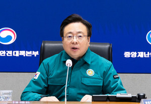 조규홍 장관은 미복귀 전공의들은 예외없이 엄정 조치하겠다고 밝혔다.