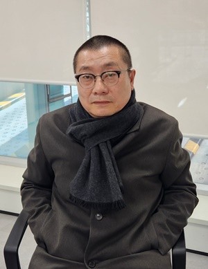 박명하 위원장.