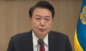 윤석열 대통령은 19일, 국무회의에서 의대 증원 재검토는 없다고 선을 그었다.