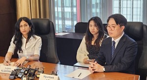 ▲ 알코드마니 회장(왼쪽)과 임현택 당선인.