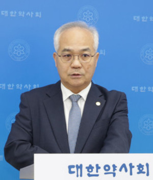 ▲ 김대원 부회장은 대한약사회가 통합약물관리 전문약사 가이드라인 마련을 위해 준비 중이라고 밝혔다.