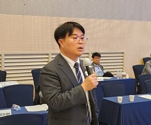 ▲ 임현택 당선인이 의정회 부활을 공론화한 대의원회에 감사의 뜻을 전하고 있다.