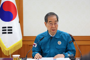 ▲ 한덕수 총리는 정부가 법원에 제출한 자료를 의료계에서 공개하자 공정한 재판을 방해하고 있다고 날을 세웠다.