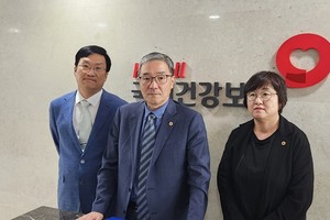 ▲ (왼쪽부터) 강창원 위원, 최성호 단장, 최안나 위원.