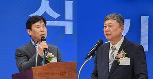 ▲ 김재왕 의장(왼쪽)과 이정근 이사장.