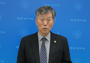 대한약사회 박상룡 이사는 약사회가 선거관리위원회 홈페이지 개편 작업을 시작으로 선거 준비 체제에 돌입한다고 밝혔다.