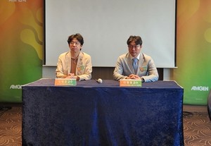 김범준 교수(왼쪽)와 이병호 교수.